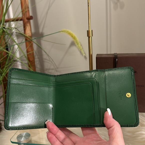 Authentic RARE Louis Vuitton Epi Mallettier Wallet 1990’s Limited Run Collection - Picture 13 of 16